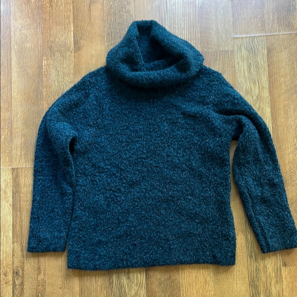 Jaclyn Smith turtleneck